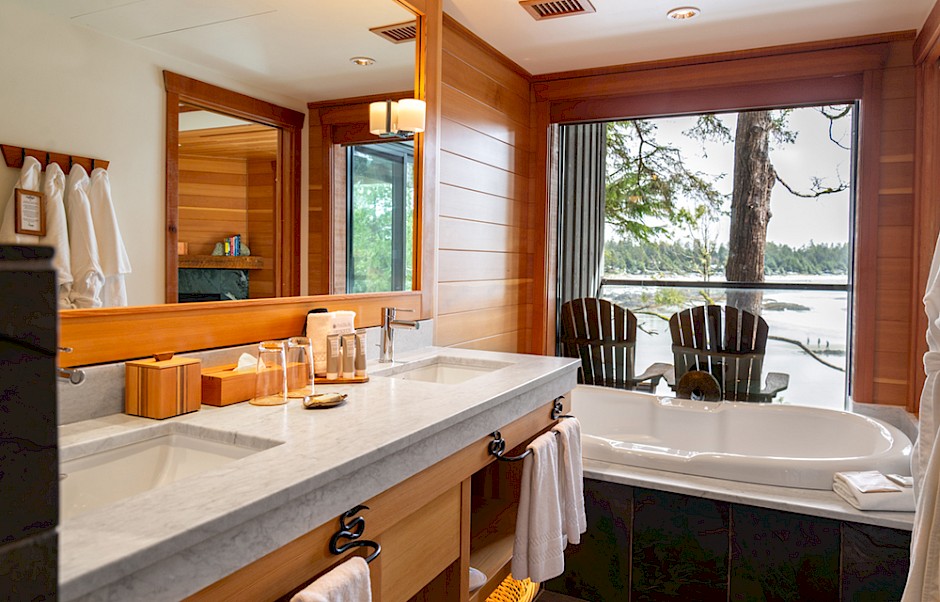 Beachcomber Suite Double Soaker Tub